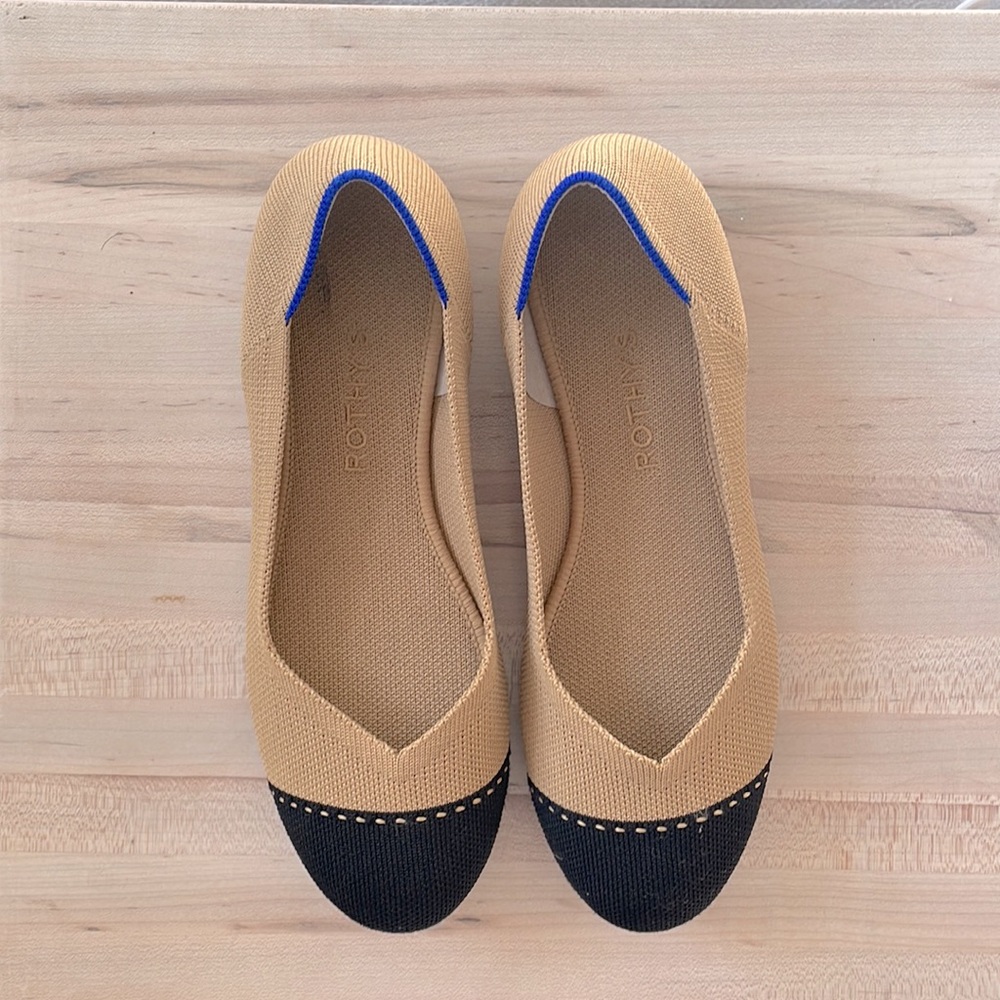 Rothy’s 2 tone flats.  Excellent like new condition.